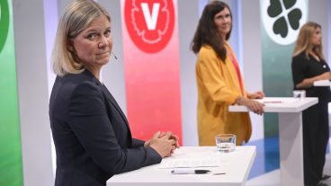 STOCKHOLM 20220816
Statsminister Magdalena Andersson (S) och Miljöpartiets språkrör Märta Stenevi under tisdagskvällens partiledardebatt i Expressen TV på Quality Hotel vid Friends arena i Solna.
Foto Fredrik Sandberg / TT kod 10080