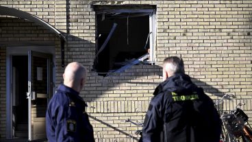 UPPSALA 20220907
Ett flertal personer har under natten tvingats lämna sina hem efter en explosion vid ett lägenhetshus i stadsdelen Gränby i Uppsala.
Foto: Henrik Montgomery / TT kod 10060