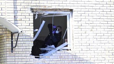 UPPSALA 20220907
Ett flertal personer har under natten tvingats lämna sina hem efter en explosion vid ett lägenhetshus i stadsdelen Gränby i Uppsala.
Foto: Henrik Montgomery / TT kod 10060