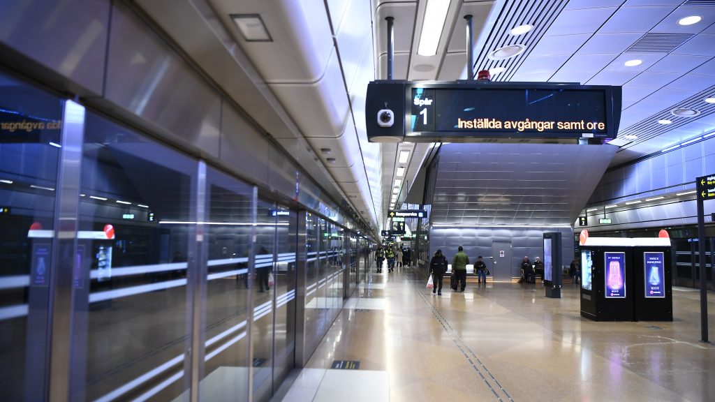 STOCKHOLM 20230417
Lokförare inom pendeltågstrafiken i Stockholm har gått ut i en vild strejk – en olovlig strejk organiserad av enskilda medarbetare – under tre dagar med start klockan 03 natten till måndagen.
Foto: Caisa Rasmussen / TT / kod 12150
