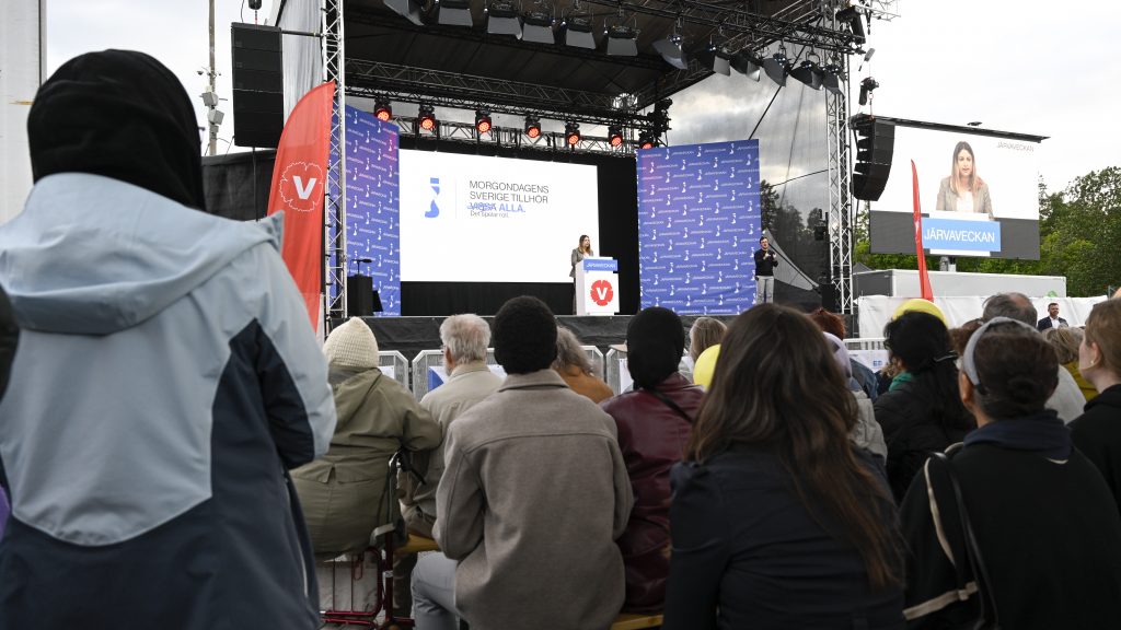 STOCKHOLM 20230602
Vänsterpartiets ledare Nooshi Dadgostar talar under Järvaveckan på fredagen.
Foto: Henrik Montgomery / TT / kod 10060