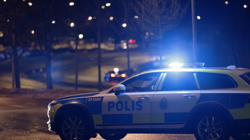 STOCKHOLM 20240128
En skottlossning har ägt rum i Sätra under söndagskvällen. Polisinsats pågår.
Foto: Caisa Rasmussen / TT / Kod 12150