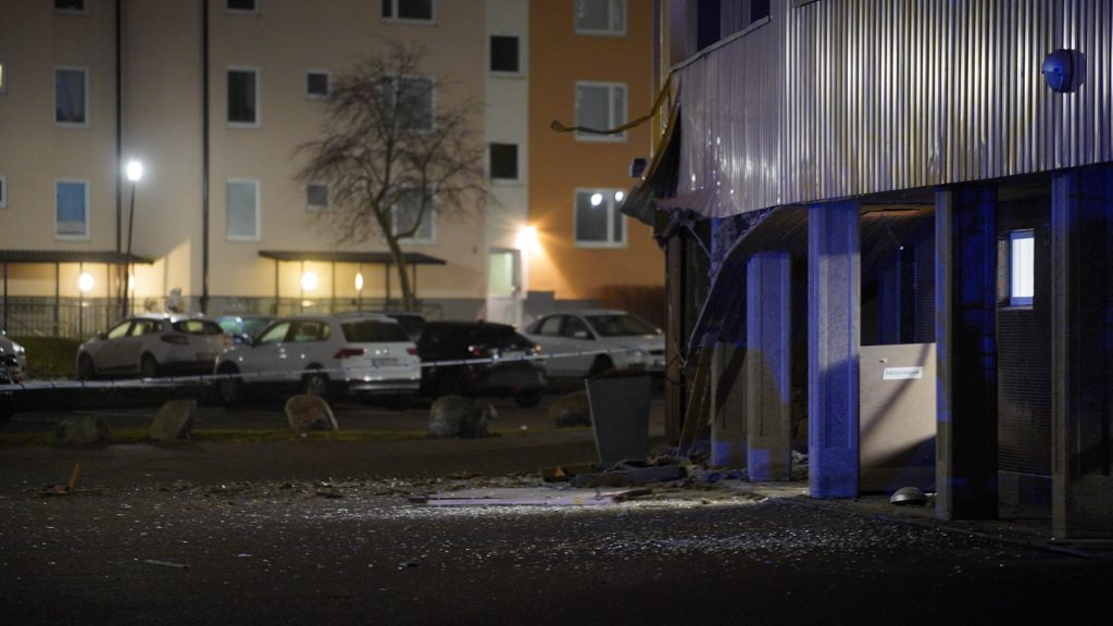 NORRKÖPING 2024-03-25
En kraftig detonation inträffade natten mot måndagen vid en port till ett bostadshus i Norrköping.