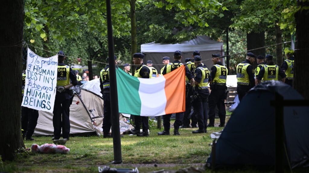 الشرطة تخلي مخيم الاعتصام الطلابي في جامعة لوند
Foto: Johan Nilsson / TT