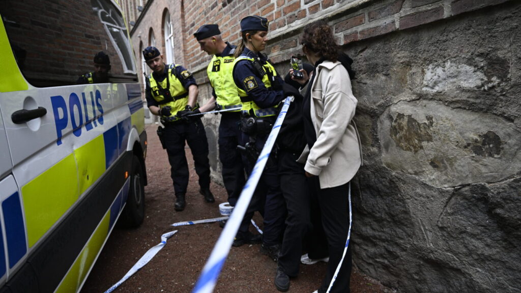 الشرطة تخلي مخيم الاعتصام الطلابي في جامعة لوند
Foto: Johan Nilsson / TT