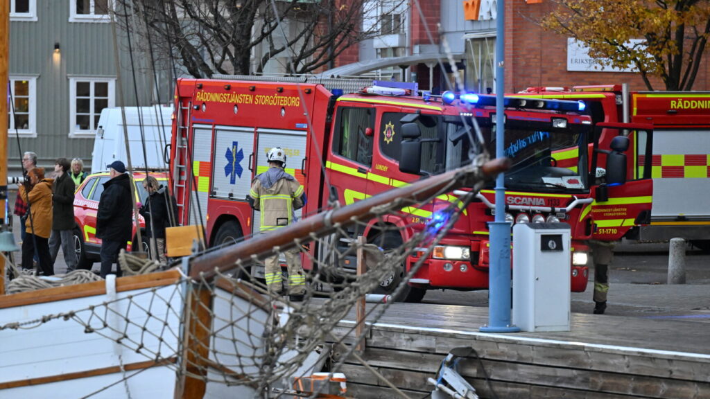 غرق سفينة بطول 25 متراً في يوتيبوري
Foto: Björn Larsson Rosvall / TT