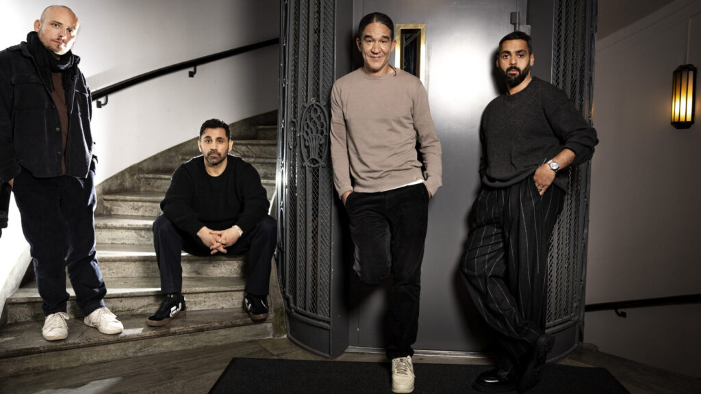STOCKHOLM, SVERIGE 20241107
Pressdag för nya Netflix serien ”Helikopterrrånet” med skådespelarna Mahmut Suvakci, Ardalan Esmaili, regissören Daniel Espinosa samt producenten Ronnie Sandahl
Foto: Pontus Lundahl / TT / Kod 10050