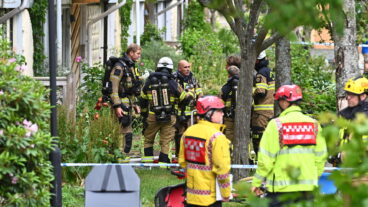 STOCKHOLM, SVERIGE 20250624
En man ska enligt uppgifter skjutits av polis i Fisksätra söder om Stockholm sedan han ska ha tänt  eld på sin lägenhet.
Foto: Claudio Bresciani / TT / Kod 10090