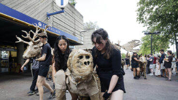 STOCKHOLM, SVERIGE 20250724
Konstprojektet the Herds i Skärholmen.
Foto: Pär Bäckström / TT / Kod 11900