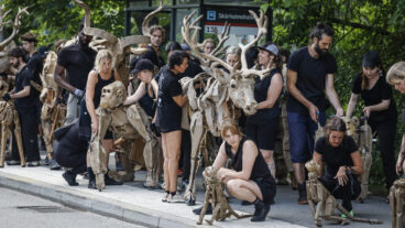 STOCKHOLM, SVERIGE 20250724
Konstprojektet the Herds i Skärholmen.
Foto: Pär Bäckström / TT / Kod 11900