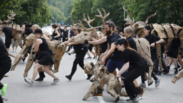 STOCKHOLM, SVERIGE 20250724
Konstprojektet the Herds i Skärholmen.
Foto: Pär Bäckström / TT / Kod 11900