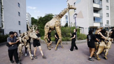 STOCKHOLM, SVERIGE 20250724
Konstprojektet the Herds i Skärholmen.
Foto: Pär Bäckström / TT / Kod 11900
