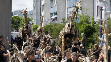 STOCKHOLM, SVERIGE 20250724
Konstprojektet the Herds i Skärholmen.
Foto: Pär Bäckström / TT / Kod 11900