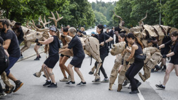 STOCKHOLM, SVERIGE 20250724
Konstprojektet the Herds i Skärholmen.
Foto: Pär Bäckström / TT / Kod 11900