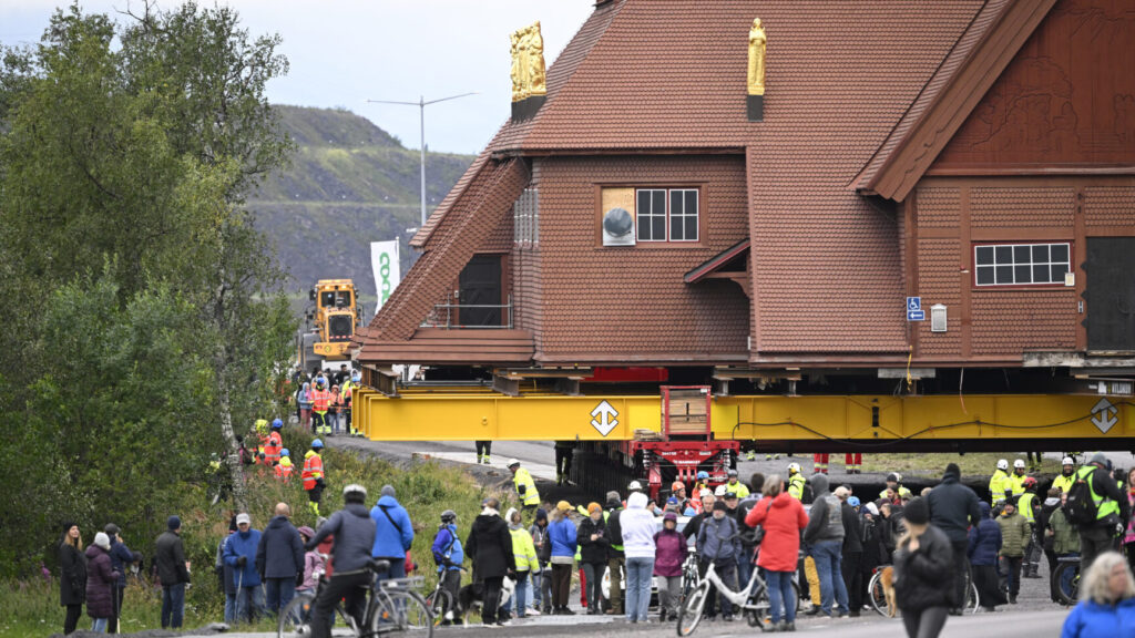 الملك خلال نقل كنيسة كيرونا
Foto: Fredrik Sandberg / TT