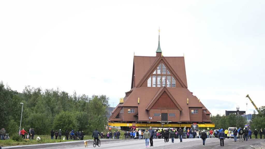 الملك خلال نقل كنيسة كيرونا
Foto: Fredrik Sandberg / TT