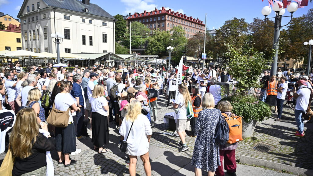 STOCKHOLM, SVERIGE 20250814
Journalistförbundet anordnar en manifestation på Medborgarplatsen för att uppmärksamma att minst 181 palestinska journalister och mediearbetare har dödats sedan krigets början.
Foto: Christine Olsson / TT / Kod 10430