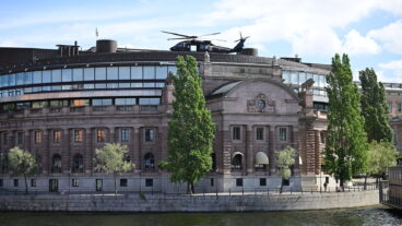 STOCKHOLM, SVERIGE 20250806
Försvarsmakten och polisen under en gemensam övning med helikopter i Stockholm under onsdagen. På bilden syns Helikopter 16 (Blackhawk UH-60M).
Foto: Magnus Lejhall / TT / Kod 10658