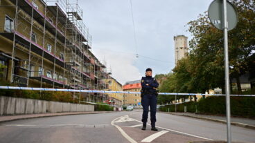 GÖTEBORG, SVERIGE 20250902
Stort polispådrag under tisdagskvällen i Lunden i Göteborg. Polisen misstänker att ett grovt brott kan ha utförts.
Foto: Björn Larsson Rosvall / TT / Kod 9200