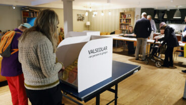 STOCKHOLM, SVERIGE 20250921
Vallokalen i Allhelgonakyrkan på Södermalm i Stockholm när vallokalerna för kyrkovalet 2025 öppnade på söndag förmiddag.
Foto: Nicklas Thegerström / TT / Kod 12038