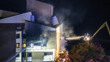 مصرع شخص في حريق ضخم بلاندسكرونا
Foto: Johan Nilsson / TT 