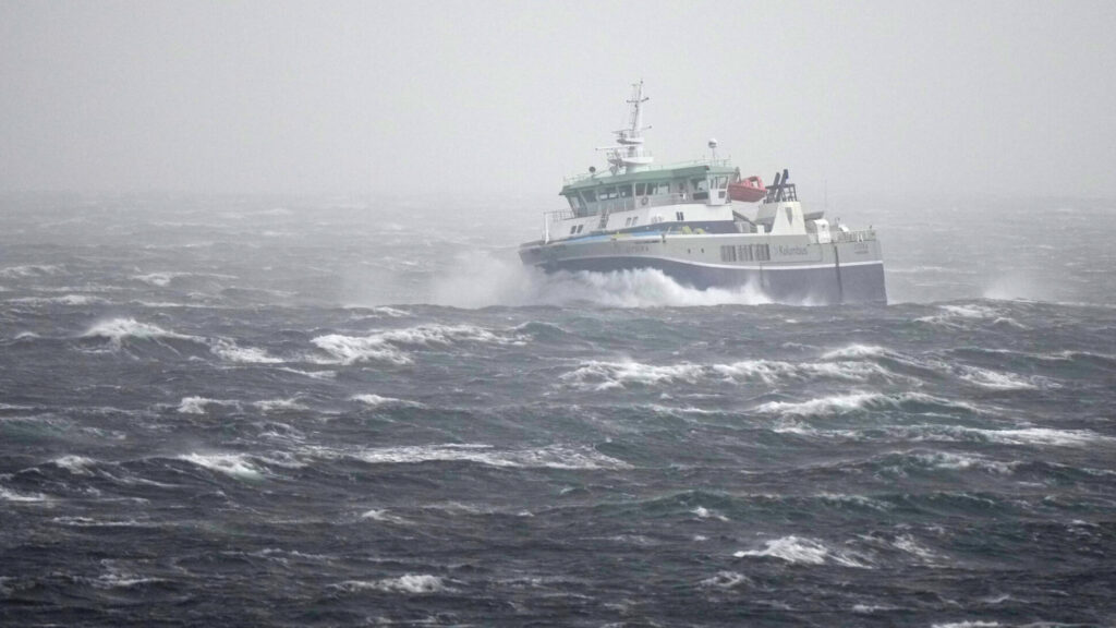 Utsira 20251003.
Ferja «M/S Utsira» like nord for Utsira fredag formiddag. Kapteinen meldte torsdag kveld at båten kan bli innstilt på kort varsel.
Foto: Jan Kåre Ness / NTB