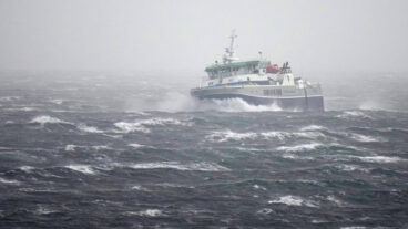 Utsira 20251003. 
Ferja «M/S Utsira» like nord for Utsira fredag formiddag. Kapteinen meldte torsdag kveld at båten kan bli innstilt på kort varsel.
Foto: Jan Kåre Ness / NTB