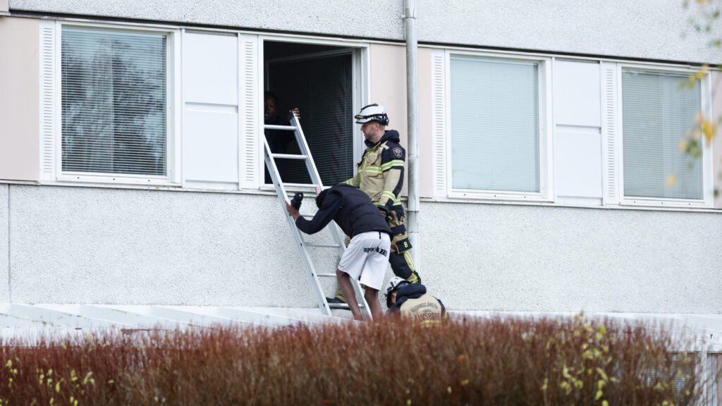 طوق أمني بعد العثور على قنبلتين في بوروس
Foto: Adam Ihse / TT