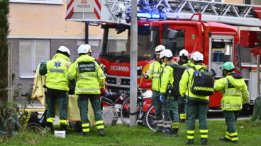 STOCKHOLM, SVERIGE 20251110
Brand i flerfamiljshus på Gärdet i Stockholm.
Foto: Anders Wiklund / TT / Kod 10040