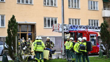 STOCKHOLM, SVERIGE 20251110
Brand i flerfamiljshus på Gärdet i Stockholm.
Foto: Anders Wiklund / TT / Kod 10040