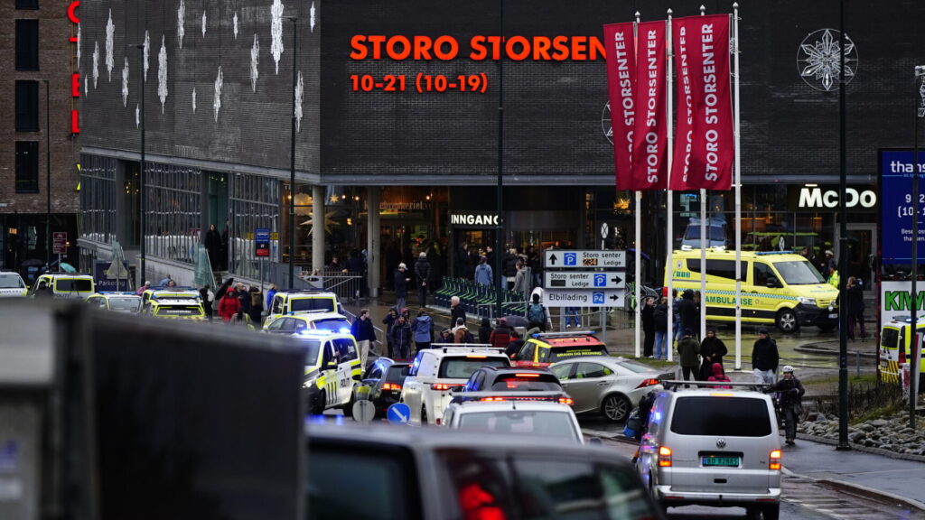 Oslo 20251208.
Skudd avfyrt på Storo storsenter i Oslo mandag formiddag.
Foto: Håkon Mosvold Larsen / NTB