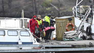 STOCKHOLM, SVERIGE 20251202
En båt har sjunkit vid en kaj på Lilla Essingen och två personer ska då ha hamnat i vattnet i samband med händelsen.
Foto: Pontus Lundahl / TT / Kod 10050