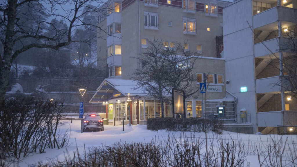 ÖRNSKÖLDSVIK 2026-01-08
Örnsköldsviks sjukhus i stabsläge på grund av snöstormen. VMA och röd varning för snö är utfärdat i Västernorrlands län och röd varning gäller för mycket snö och hårda vindar.
Foto: Leif Wikberg / TT / 200