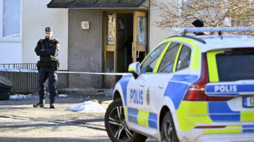 STOCKHOLM , SVERIGE 20260302
Polis och räddningstjänst har larmats om en explosion i Rågsved i södra Stockholm på måndagen.
Foto: Pontus Lundahl / TT / Kod 10050