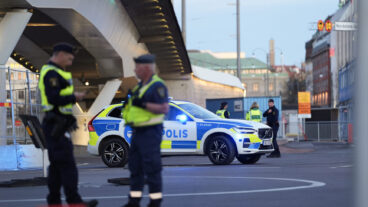 GÖTEBORG, SVERIGE 20260426
Polisen har spärrat av ett område i närheten av Nordstan i centrala Göteborg efter larm om misstänkt farligt föremål.
Foto: Björn Larsson Rosvall / TT / Kod 9200