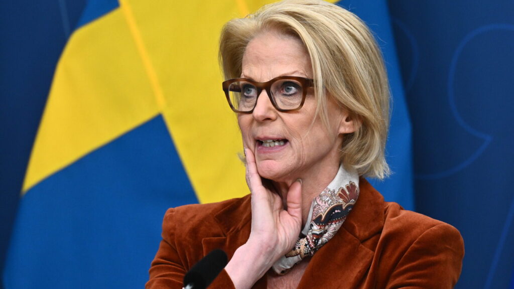 STOCKHOLM, SVERIGE 20260423
Finansminister Elisabeth Svantesson (M) under pressträff om de ekonomiska konsekvenserna av kriget i Iran och möjliga åtgärder framåt.
Foto: Claudio Bresciani / TT / Kod 10090