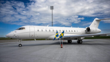 UPPSALA 20260601
Under måndagen överlämnades de två nya statsflygen Transportflyg 106 till flygvapnet vid en ceremoni på Uppsala garnison. De nya statsflygplanen, Bombardier Global 6500, kommer främst att nyttjas av regeringen, försvaret och kungahuset. Flygplanen kommer opereras av 75:e statsflygsskvadronen som tillhör F 7 men är placerade på Arlanda flygplats.
Foto: Jonas Ekströmer / TT / Kod 10030