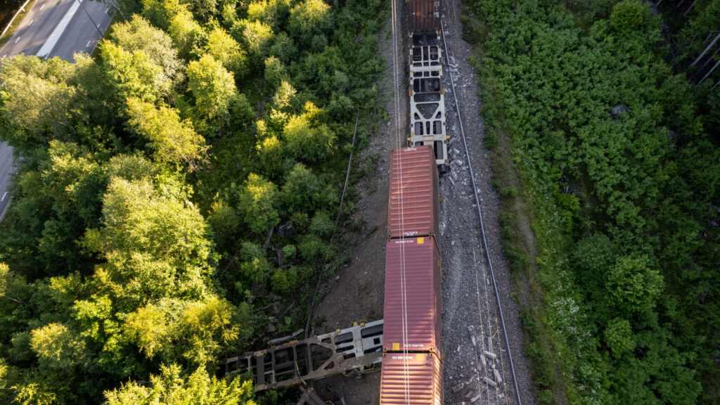 BOLLEBYGD 20260625
Ett godståg har spårat ur i Bollebygds kommun. Urspårningen stoppar tågtrafiken mellan Borås och Göteborg.
Foto Hanna Brunlöf/ TT kod 9200
