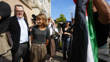 Den svenske klimaaktivist Greta Thunberg i Københavns Byret onsdag den 24. juni 2026. Hun er tiltalt for sammen med de fem andre at have skaffet sig uberettiget adgang til et lokale på Københavns Universitet i september 2024. Hun blev samme dag anholdt i forbindelse med, at den propalæstinensiske bevægelse Studerende mod besættelsen kortvarigt besatte museumsbygningen på universitet. Der er påstand om bøde til de tiltalte.