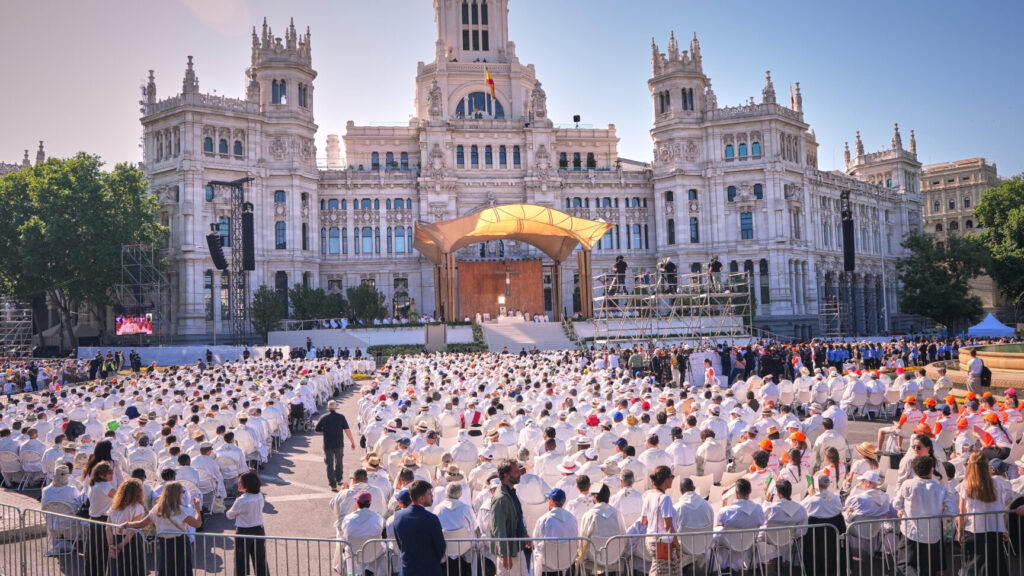 Pope Leo XIV presides over a Mass marking the Catholic feast of Corpus Christi at Plaza de Cibeles in Madrid, Spain, Sunday, June 7, 2026, on the second day of his seven-day apostolic visit to mainland Spain and the Canary Islands. (AP Photo/Manu Fernandez) EM151