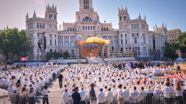 Pope Leo XIV presides over a Mass marking the Catholic feast of Corpus Christi at Plaza de Cibeles in Madrid, Spain, Sunday, June 7, 2026, on the second day of his seven-day apostolic visit to mainland Spain and the Canary Islands. (AP Photo/Manu Fernandez) EM151