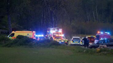 KUNGÄLV, SVERIGE 20260531
Två personer har förts till sjukhus med oklara skador efter ett grovt våldsbrott i Kungälv, uppger polisen för TT. En man har gripits en bit från brottsplatsen.
Foto: Linus Olsson / TT / Kod 200
