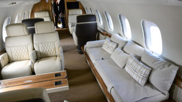 UPPSALA 20260601
Under måndagen överlämnades de två nya statsflygen Transportflyg 106 till flygvapnet vid en ceremoni på Uppsala garnison. De nya statsflygplanen, Bombardier Global 6500, kommer främst att nyttjas av regeringen, försvaret och kungahuset. Flygplanen kommer opereras av 75:e statsflygsskvadronen som tillhör F 7 men är placerade på Arlanda flygplats.
Foto: Jonas Ekströmer / TT / Kod 10030