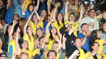STOCKHOLM, SVERIGE 20260626
Fotbollssupportrar samlade på Trädgården för att följa Sveriges gruppspelsmatch mot Japan i fotbolls-VM.
Foto: Pär Bäckström/TT / TT / Kod 11900