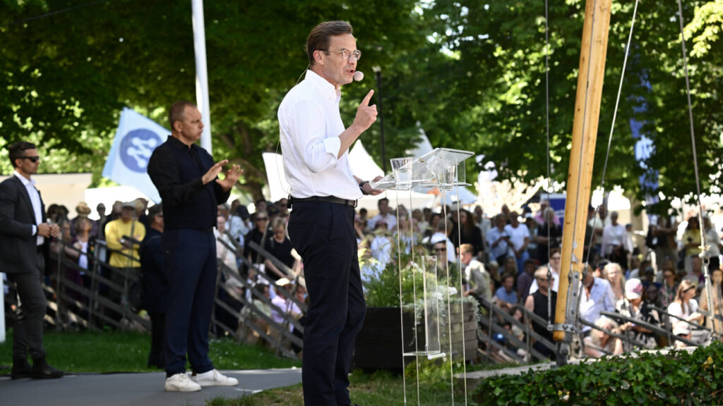 VISBY, SVERIGE 20260626
Moderaternas partiledare Ulf Kristersson (M) håller sitt tal under Almedalsveckan.
Foto: Henrik Montgomery / TT / Kod 10060