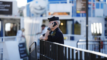 STOCKHOLM, SVERIGE 20260816
Tre personer skadades när en Djurgårdsfärja körde in i kajen vid Allmänna gränd på Djurgården på söndagen.
Foto: Magnus Lejhall / TT / Kod 10658