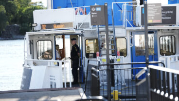 STOCKHOLM, SVERIGE 20260816
Tre personer skadades när en Djurgårdsfärja körde in i kajen vid Allmänna gränd på Djurgården på söndagen.
Foto: Magnus Lejhall / TT / Kod 10658
