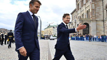 STOCKHOLM, SVERIGE 20260831
Frankrikes president Emmanuel Macron välkomnas av statsminister Ulf Kristersson (M) i Stockholm för ett bilateralt möte med fokus på Sveriges och Frankrikes fördjupade försvarspolitiska samarbete.
Foto: Anders Wiklund / TT / Kod 10040